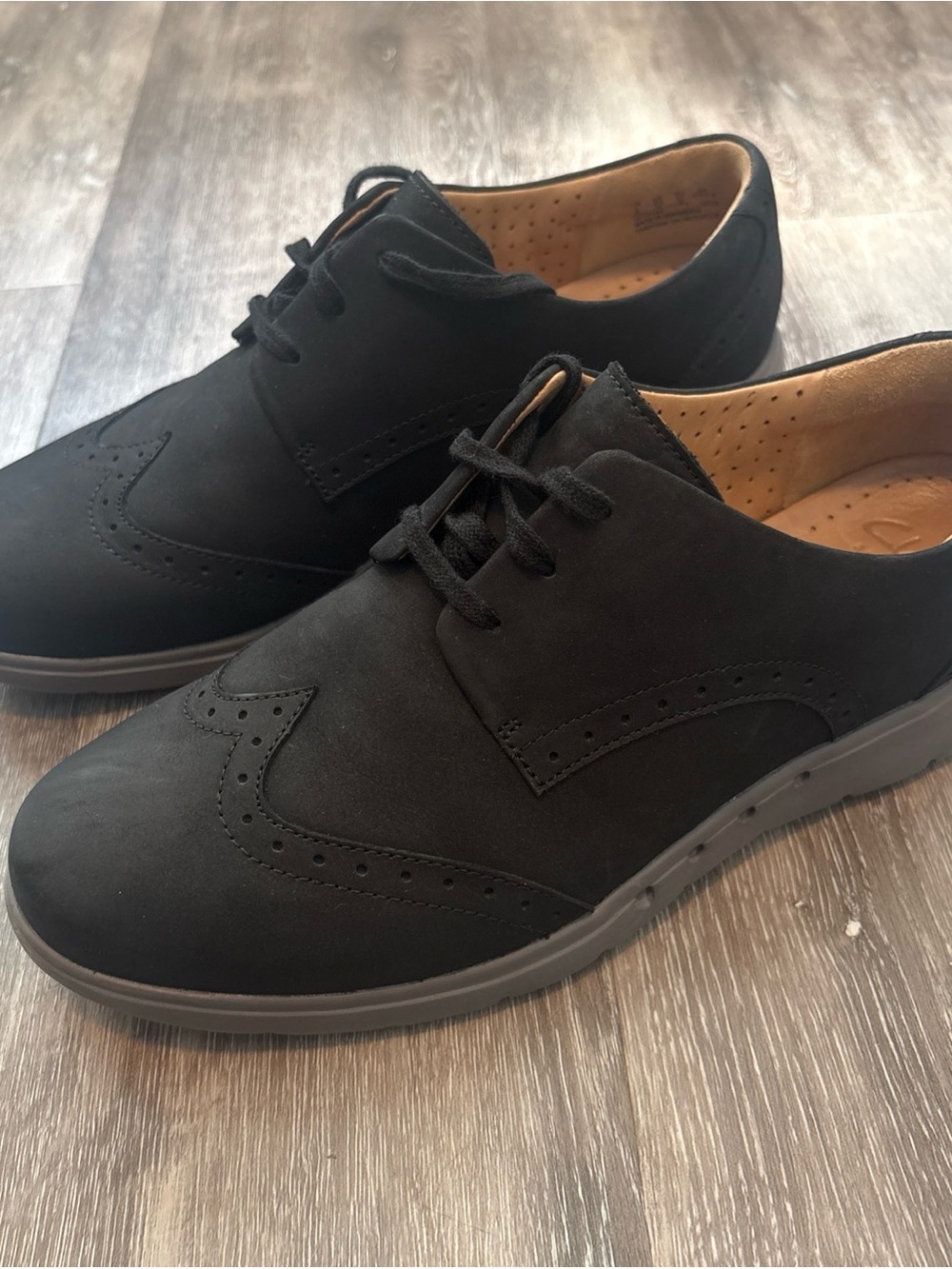 Women's CLARKS Artisan Unstructured HINTON Wing-Tip Oxfords Black Sz-9.5-M
